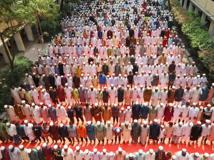 Thousands in heatwave-hit Bangladesh pray for rain