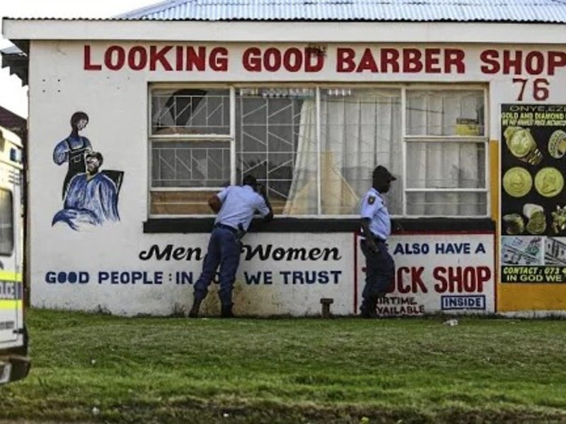 Mans haarkapper in Springs in 2017 (FOTO: www.goexpress.co.za)
