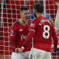 Benjamin Sesko and Bruno Fernandes celebrate for Manchester United