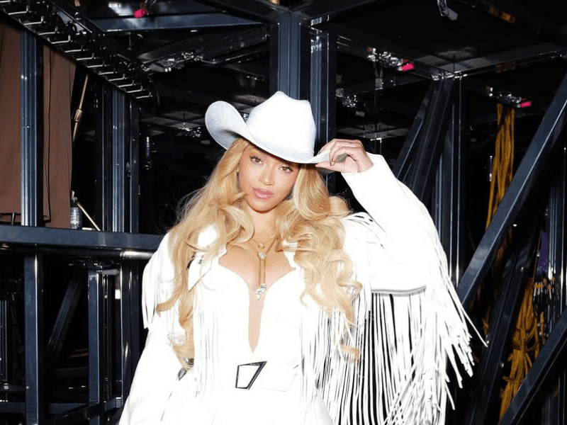 Beyonce wearing a cowboy outfit