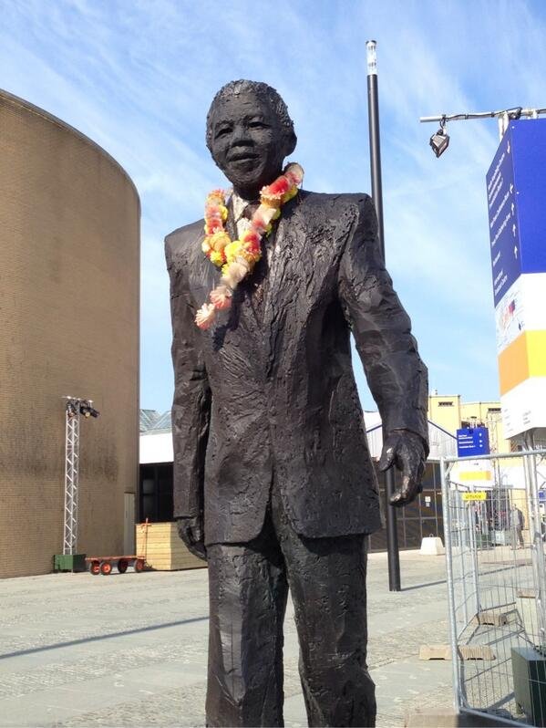 Mandela statue The Hague