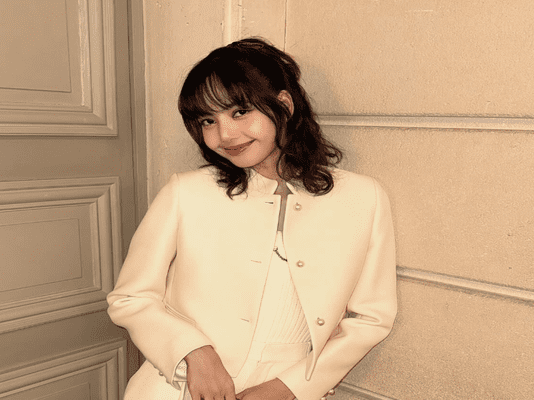 Blackpink Lisa correct image