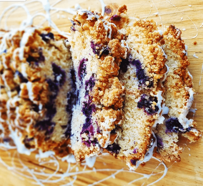 Blueberry loaf with streusel topping