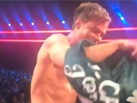 Shirtless video of Bobby van Jaarsveld