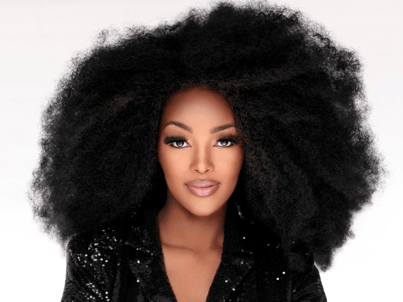 Bokang Montjane Tshabalala wearing her hair in voluminous afro