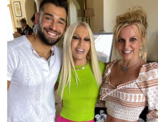 Donatella Versace visits Britney Spears ahead of the singer's upcoming  wedding