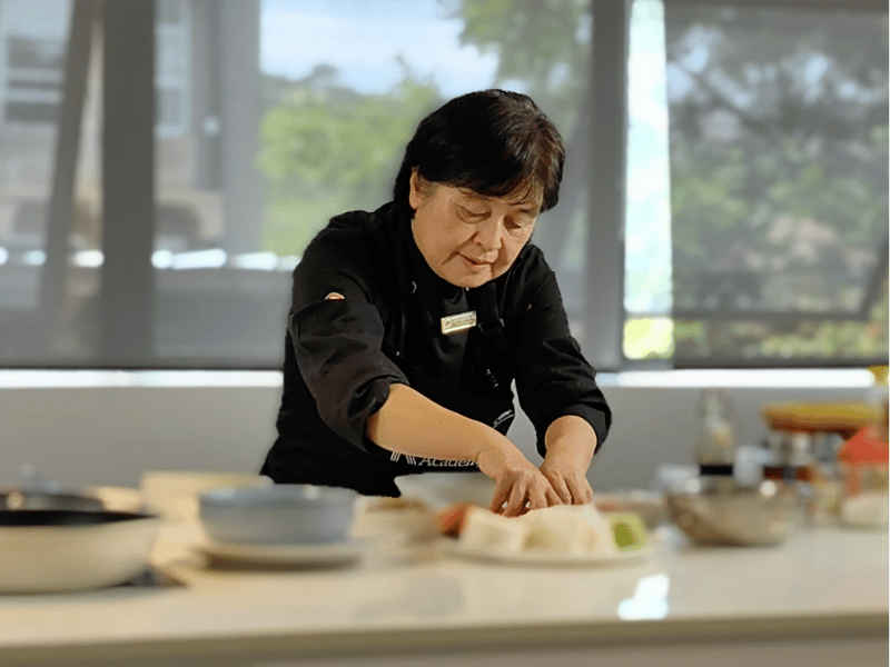 CHEF_CHRISTINE_BAE_MAKING_BIBIMBAP