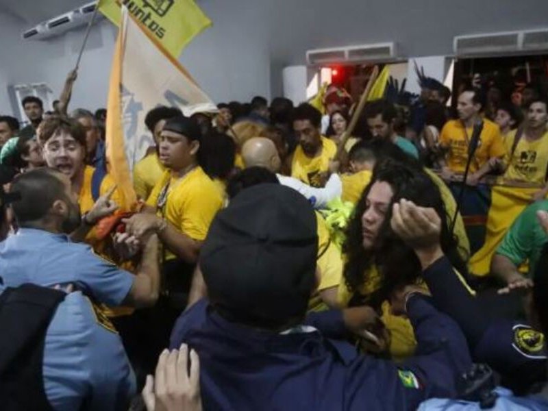 Indigenous protesters clash with security at COP30 summit in Brazil
