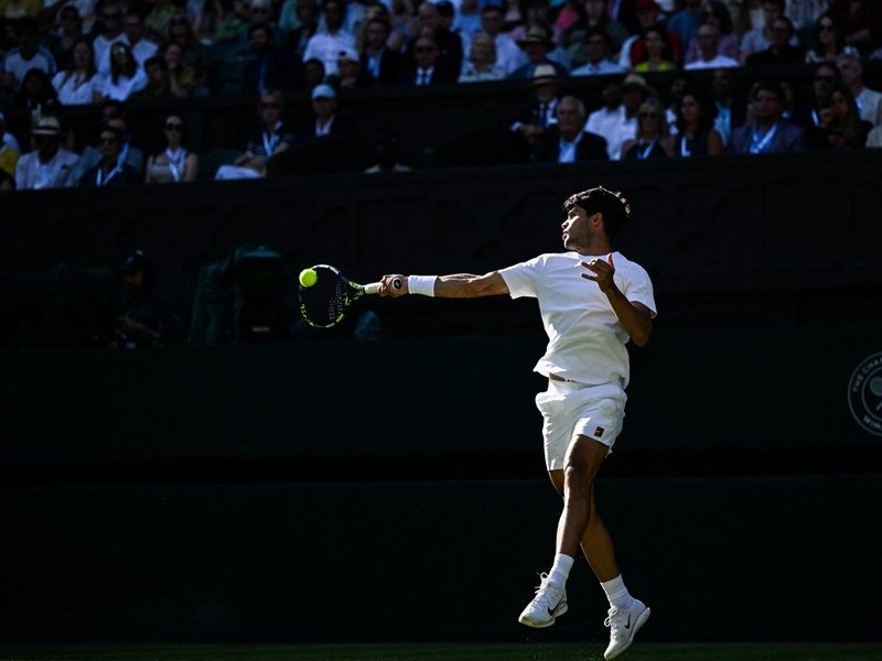 Carlos Alcaraz forehand at Wimbledon