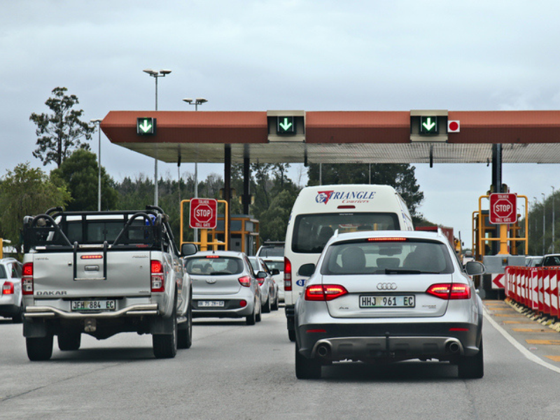 Cars passing through the Tsitsikamma Toll gate on the N2 national road