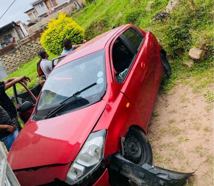 Car crashes into Chatsworth home