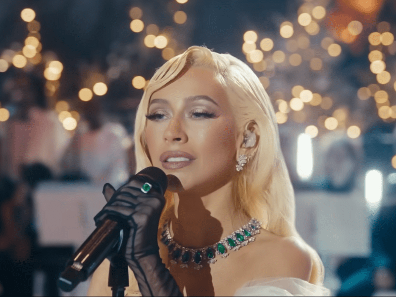 Christina Aguilera previews music from 'Christmas in Paris' special