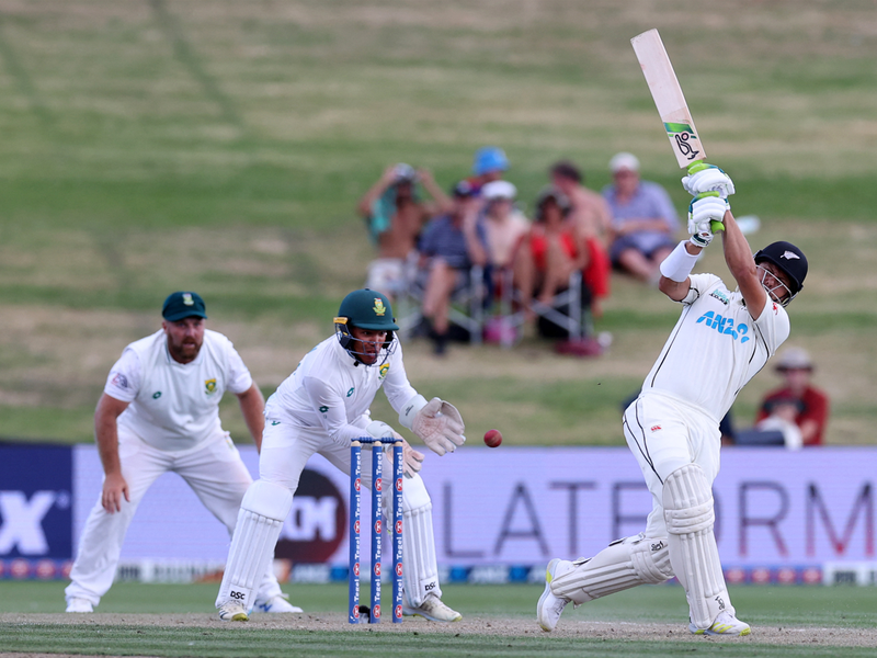Piedt grabs five wickets as South Africa take second Test lead