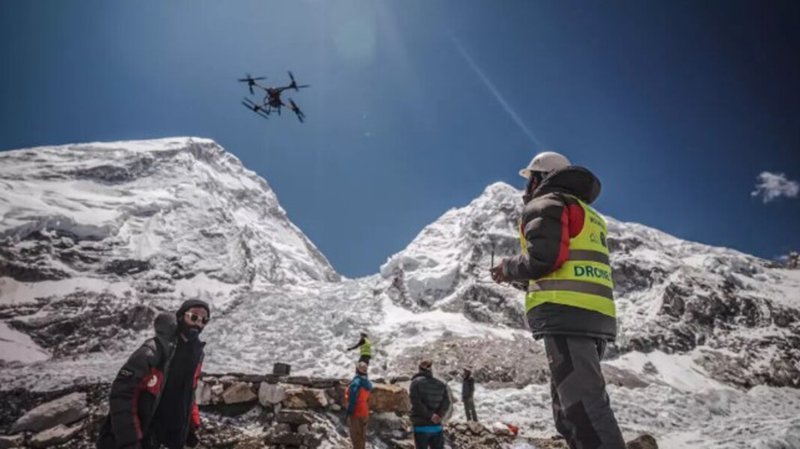 Drones take on Everest trash