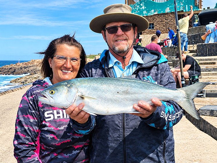 Daleen and Piet(haai) Badenhorst with a massive 5.2kg shad caught off Margate Pier