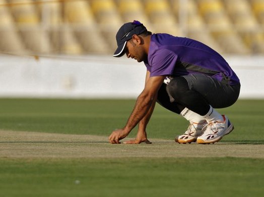 Dhoni.JPG