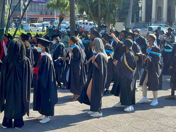 "Happy Graduation Day" - Student initiates a KZN Street Graduation for graduates