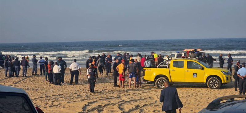 Durban rescue teams search for pilot who crashed into ocean