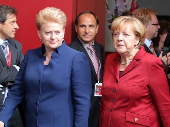 EU leaders vow to back trans-Atlantic ties.jpg
