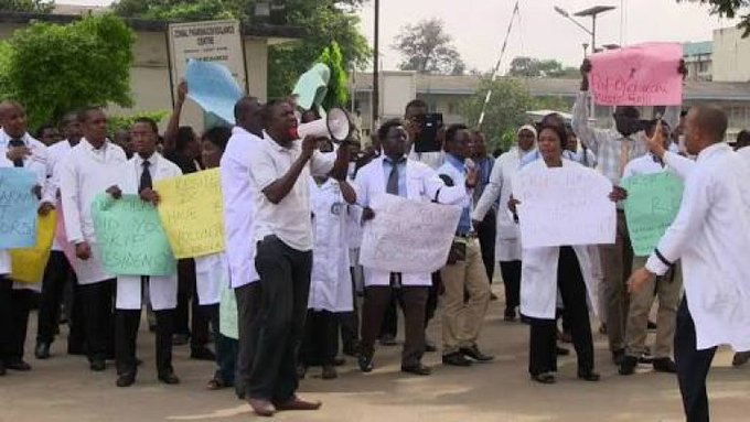 Nigerian health workers suspend strike over hazard pay