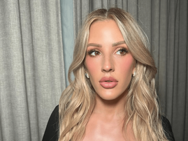 Ellie Goulding with polished makeup