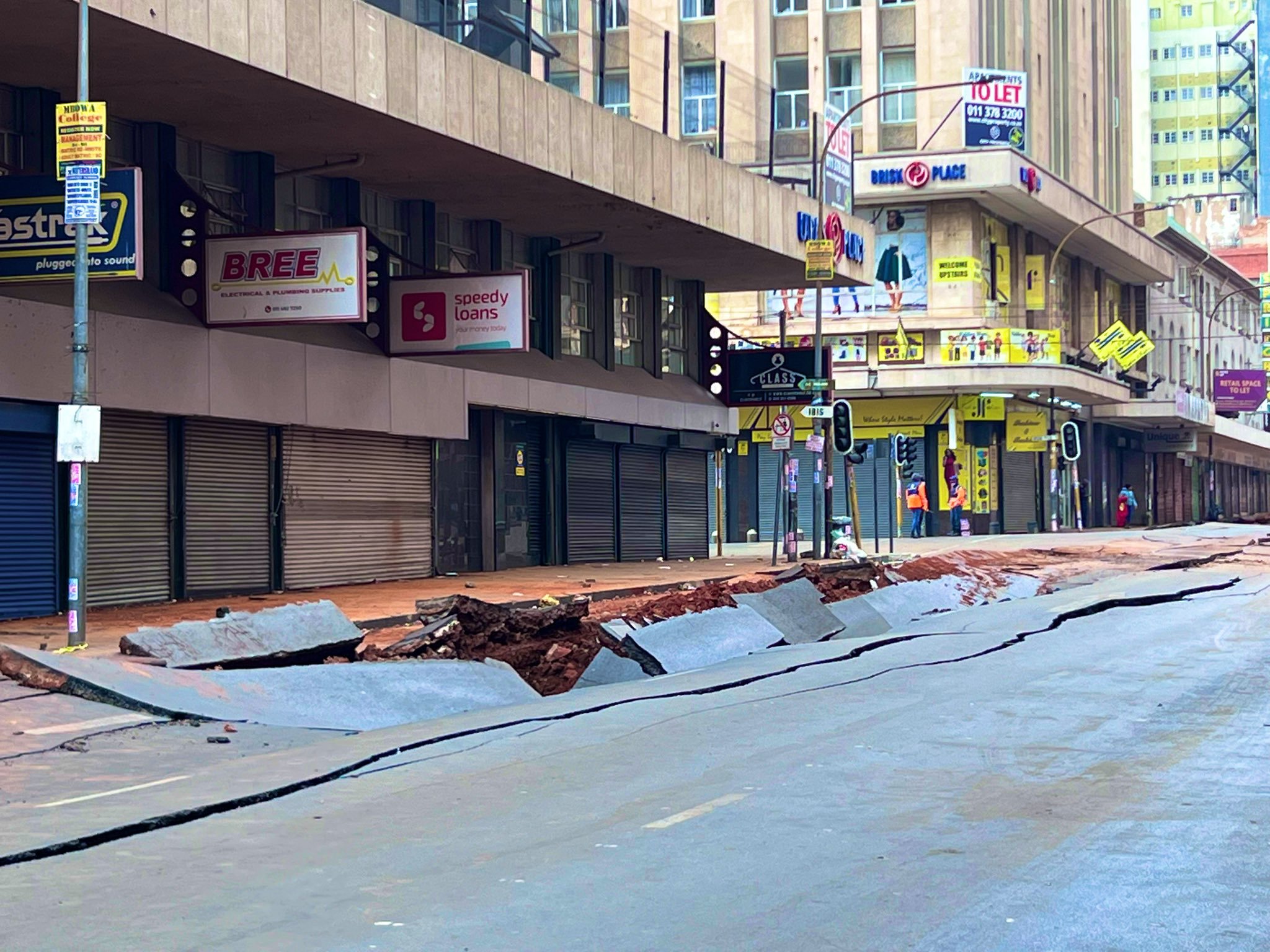 Joburg blast: 3 people remain in hospital, area remains ‘dangerous’