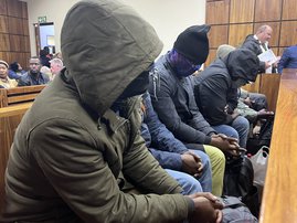 8 VIP cops N1 in Johannesburg assault