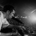 DJ teams up with Dropbox to discourage cellphone usage during one-of-a-kind tour