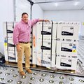 John Steenhuisen recieves FMD vaccines