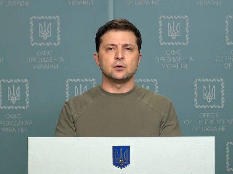 Ukrainian President Volodymyr Zelensky  25 feb