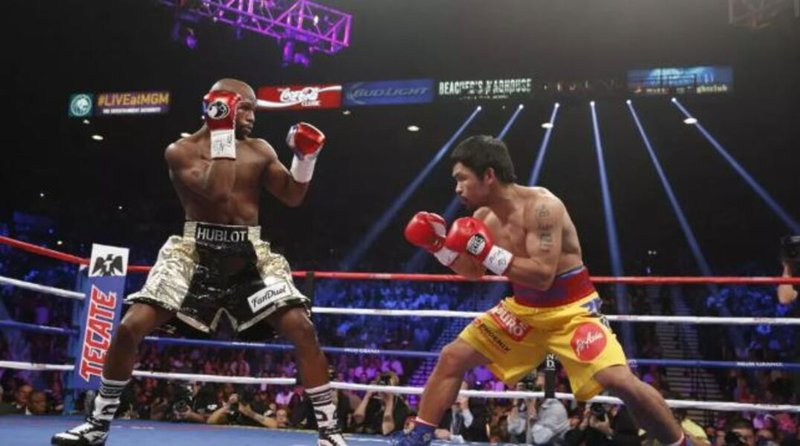 Floyd Mayweather beat Manny Pacquiao