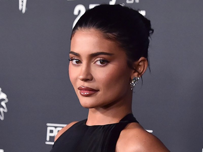 Kylie Jenner dethroned by Selena Gomez for most followed woman on Instagram