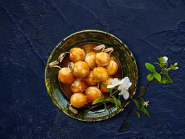 Fried sweet rice balls