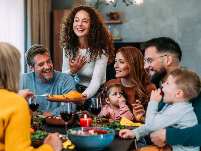 Research reveals how group dinners negatively affect eating habits