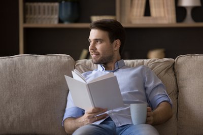 The 15 most attractive hobbies - HOT MAN READING BOOK.width 400 