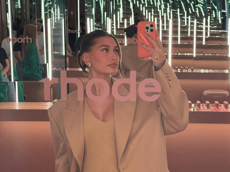 Hailer Bieber takes a mirror selfie