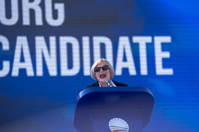 Zille vows to return Joburg to former glory as DA launches election manifesto