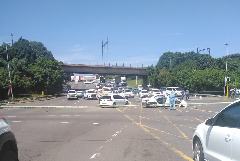 4 killed in Higginson Highway shootout were suspected robbers police