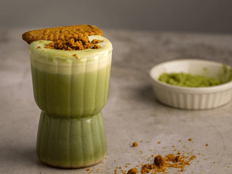 How to make iced Biscoff matcha latte recipe