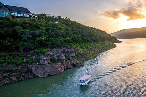 Jozini Lodge boat cruise
