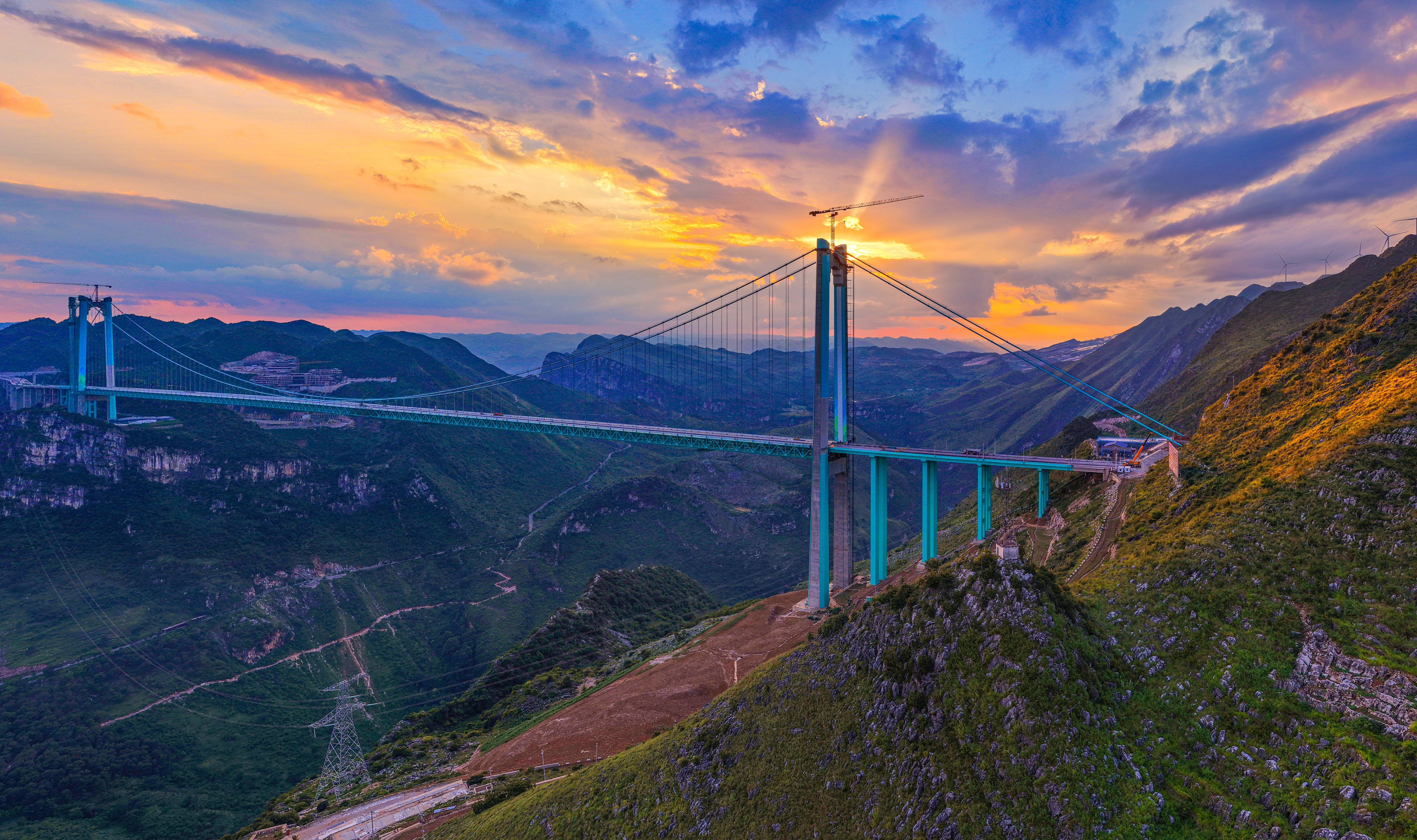 Huajiang Canyon Bridge