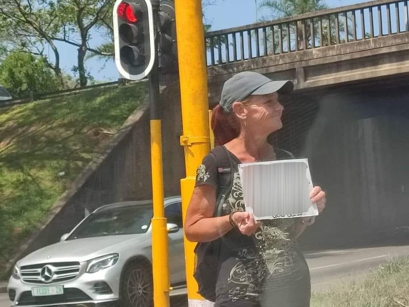 LMAO: Somewhere in South Africa this lady is sparking laughter at a robot