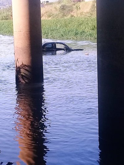 Man dies after car plunges into Durban river