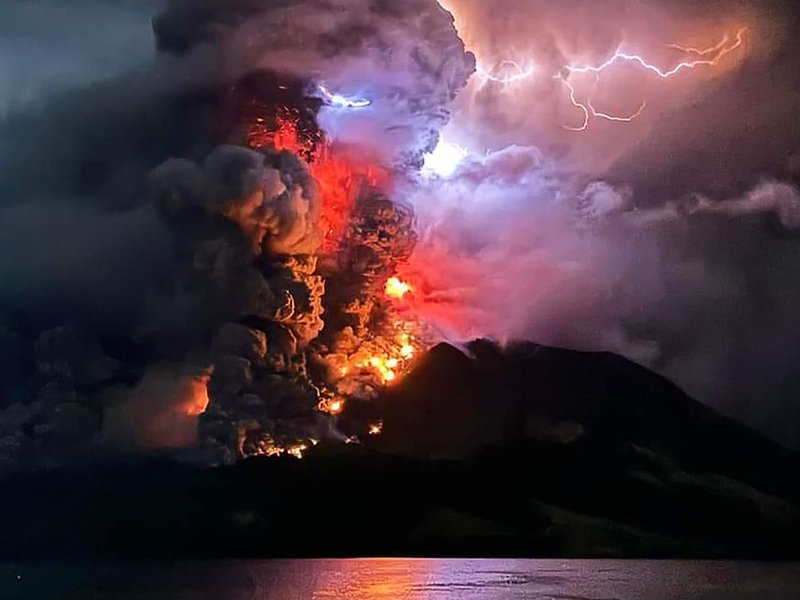 Indonesia evacuating thousands after volcano erupts, causes tsunami threat