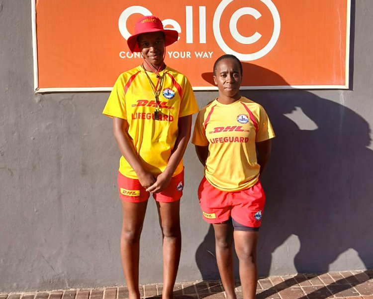 Lifeguards Jabulile and Sisanda for SA Rescue