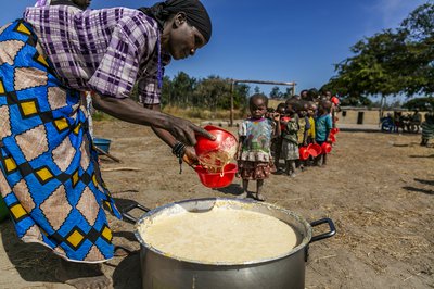 Charity organisation provides a million meals to poverty-stricken children - Jacaranda FM