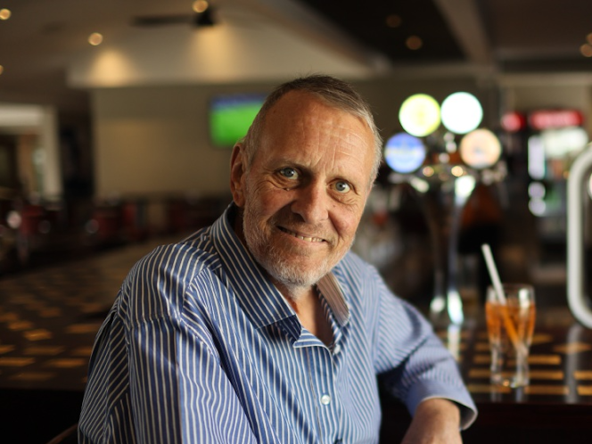 Jeremy Mansfield reveals terminal cancer diagnosis.