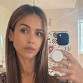 Jessica Alba takes a mirror selfie-min.png