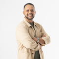 Geliefde aanbieder Johnny Davids sterf