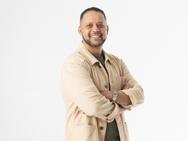 Geliefde aanbieder Johnny Davids sterf